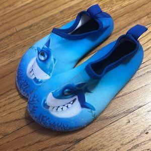 Xiya water slippers 10